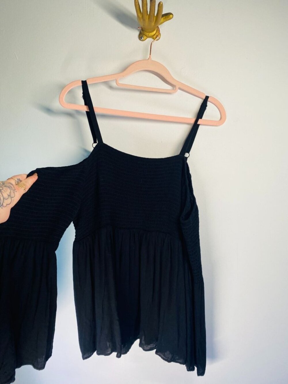 Torrid Black Cold Shoulder Smocked Blouse Womens Size 1 Adjustable Straps Flowy